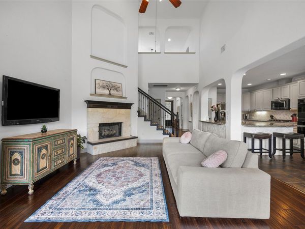 8000 Alophia DR, Austin, TX 78739