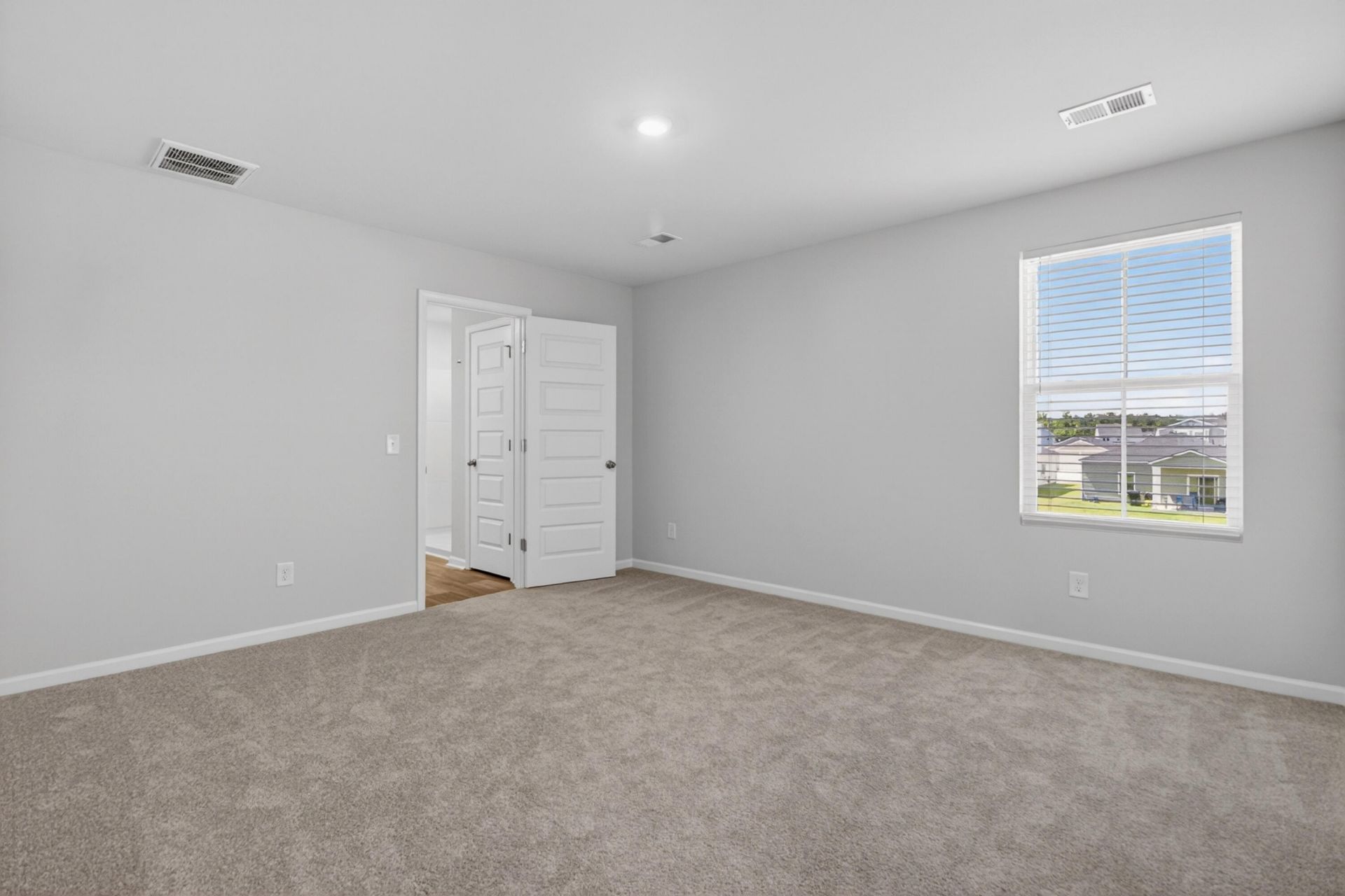 376 Pine Crest View Drive Photo 16