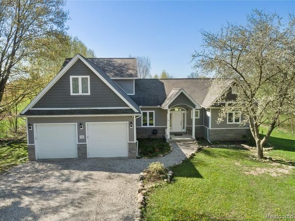 5785 Layton Road , Howell Twp, MI 48836