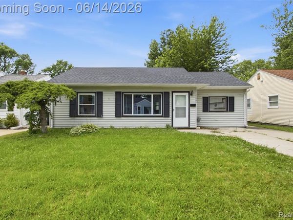 26295 Kathy Street, Roseville, MI 48066