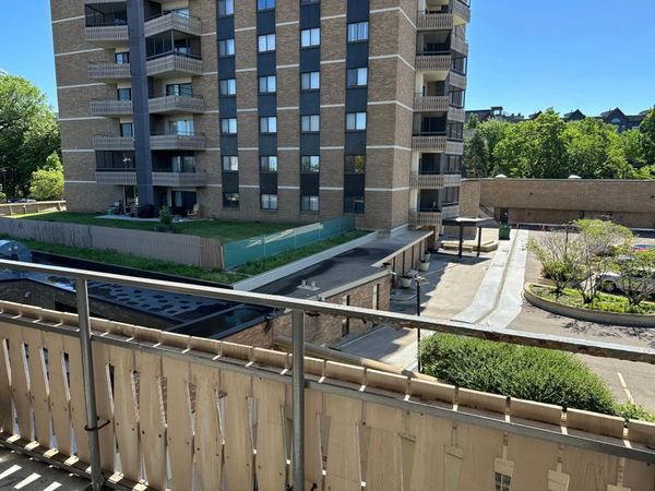 410 Groveland Avenue, Unit 305, Minneapolis, MN 55403