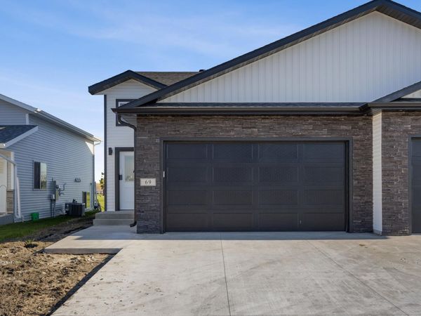 69 Cedar Drive , Mapleton, ND 58059