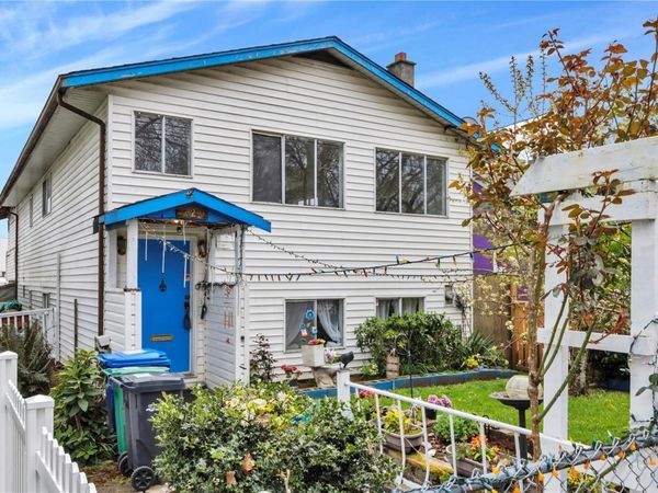 229 Irwin St , Nanaimo, BC V9R 4X4