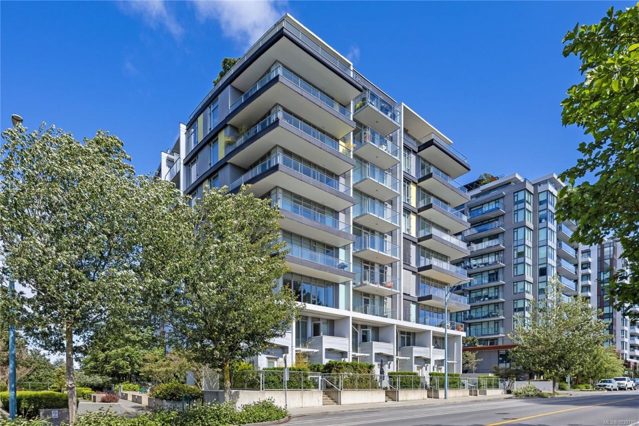 373 Tyee Rd  Victoria, BC V9A 0B3