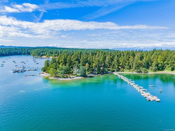 7 Pirates Lane , Protection Island, BC V0R 2H0