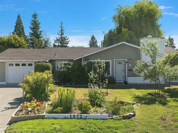 1372 Rafiki Pl , Central Saanich, BC V8M 1G5
