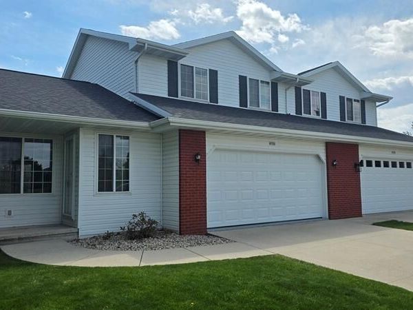 4725 Fox Grove Rd, Sheboygan, WI 53081