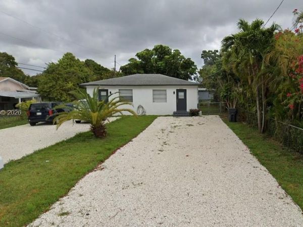 5843 Harding St , Hollywood, FL 33021