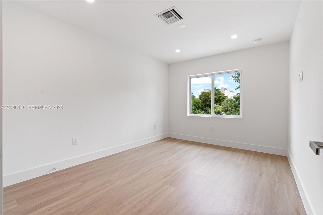 1555 NW 94th Way , Coral Springs, FL 33071 Photo