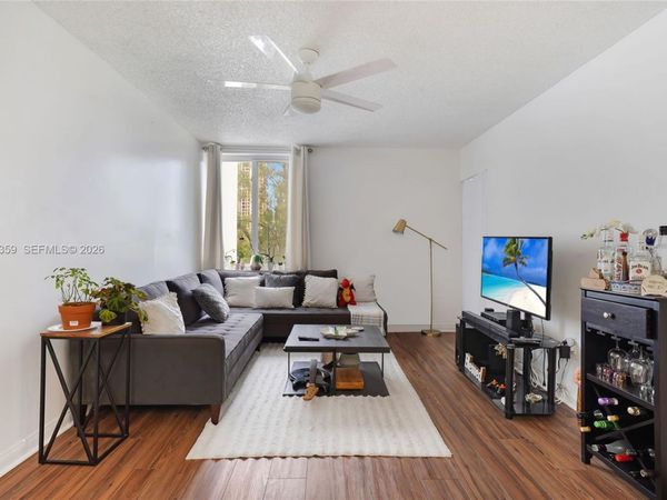 250 180th Dr, Unit 407, Sunny Isles Beach, FL 33160
