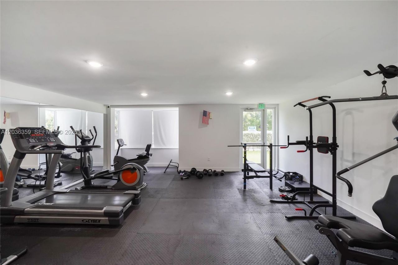 250 180th Dr, Unit 407, Sunny Isles Beach, FL 33160 Photo