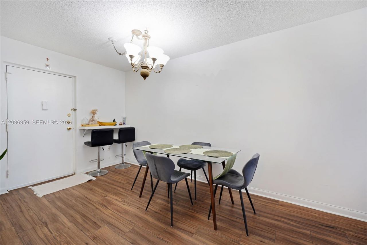 250 180th Dr, Unit 407, Sunny Isles Beach, FL 33160 Photo