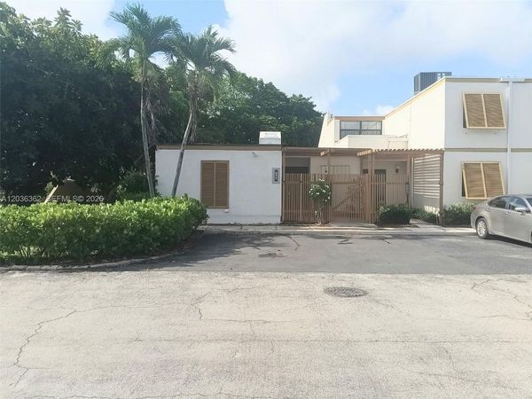 1700 SW 131st Place Cir S, Miami, FL 33175