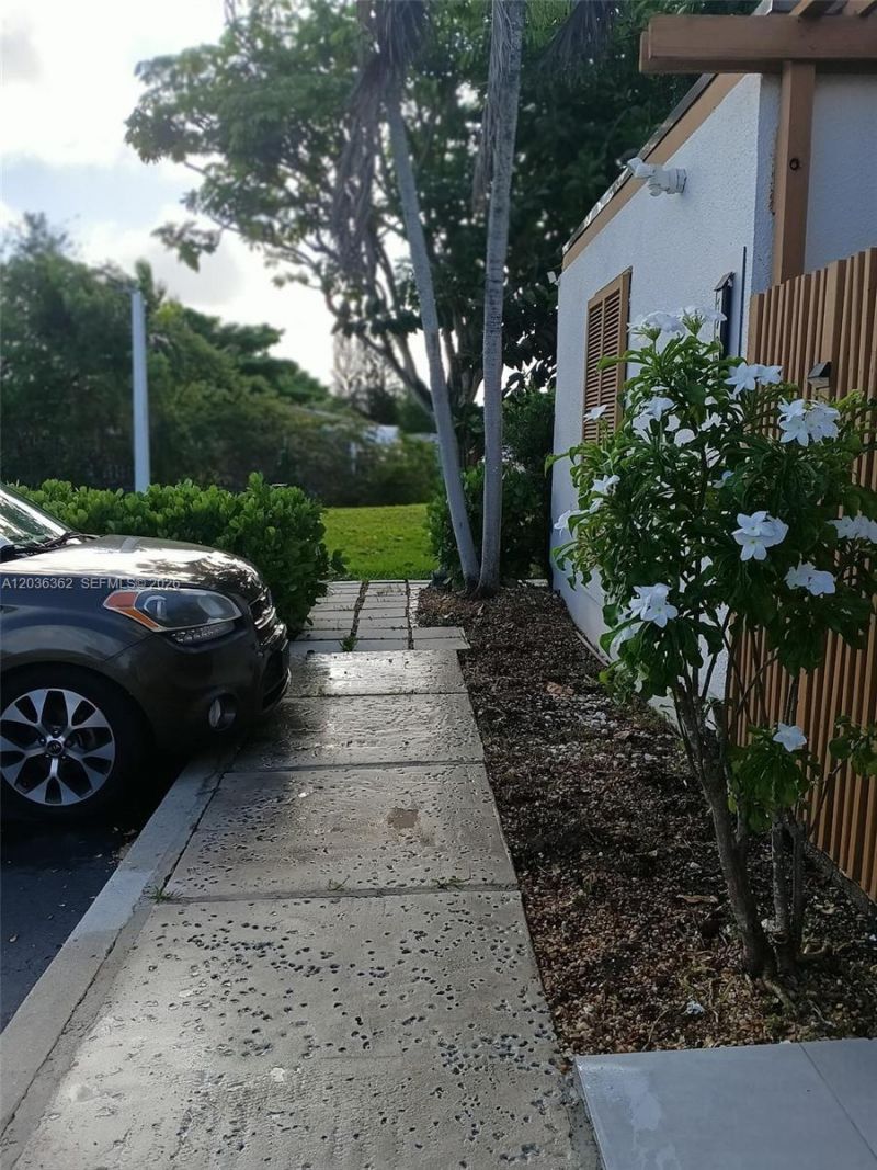 1700 SW 131st Place Cir S, Miami, FL 33175 Photo