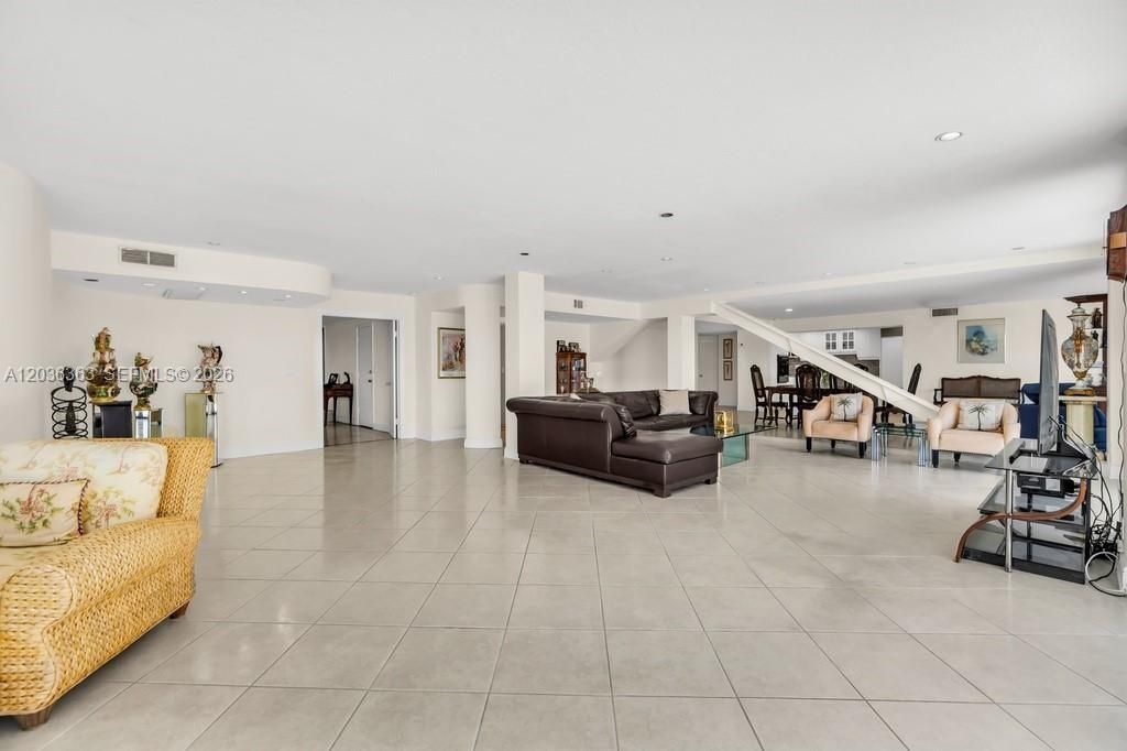 3100 NE 48th St, Unit 212, Fort Lauderdale, FL 33308 Photo
