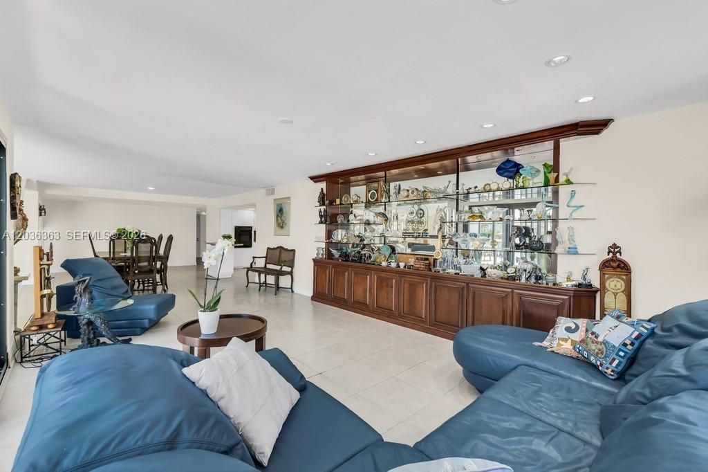 3100 NE 48th St, Unit 212, Fort Lauderdale, FL 33308 Photo