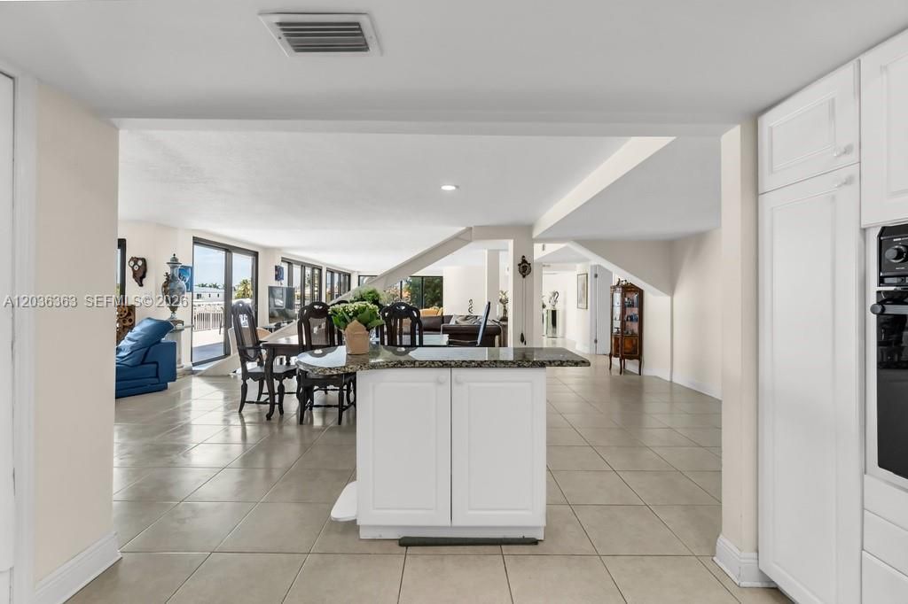 3100 NE 48th St, Unit 212, Fort Lauderdale, FL 33308 Photo