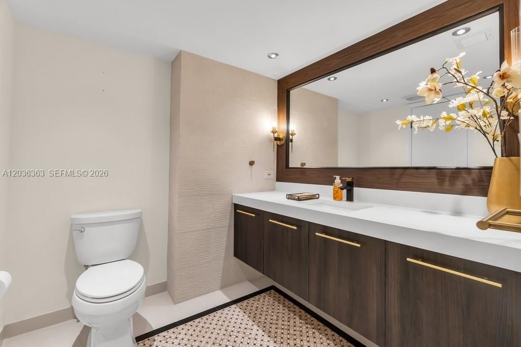 3100 NE 48th St, Unit 212, Fort Lauderdale, FL 33308 Photo