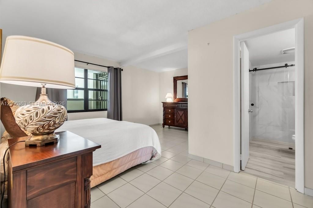 3100 NE 48th St, Unit 212, Fort Lauderdale, FL 33308 Photo
