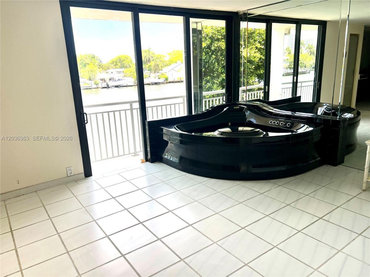 3100 NE 48th St, Unit 212, Fort Lauderdale, FL 33308 Photo