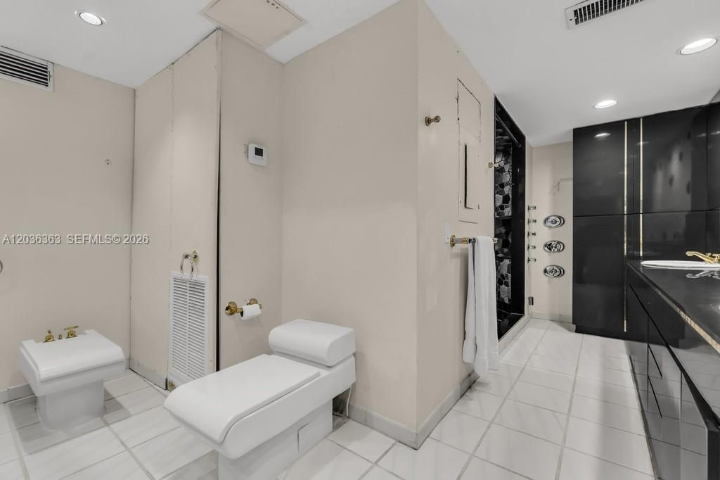 3100 NE 48th St, Unit 212, Fort Lauderdale, FL 33308 Photo