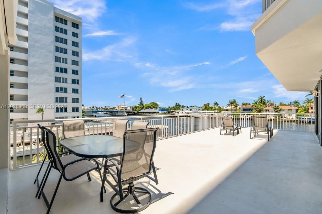 3100 NE 48th St, Unit 212, Fort Lauderdale, FL 33308 Photo