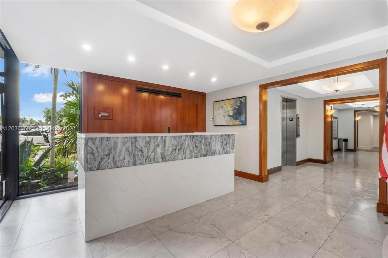 3100 NE 48th St, Unit 212, Fort Lauderdale, FL 33308 Photo