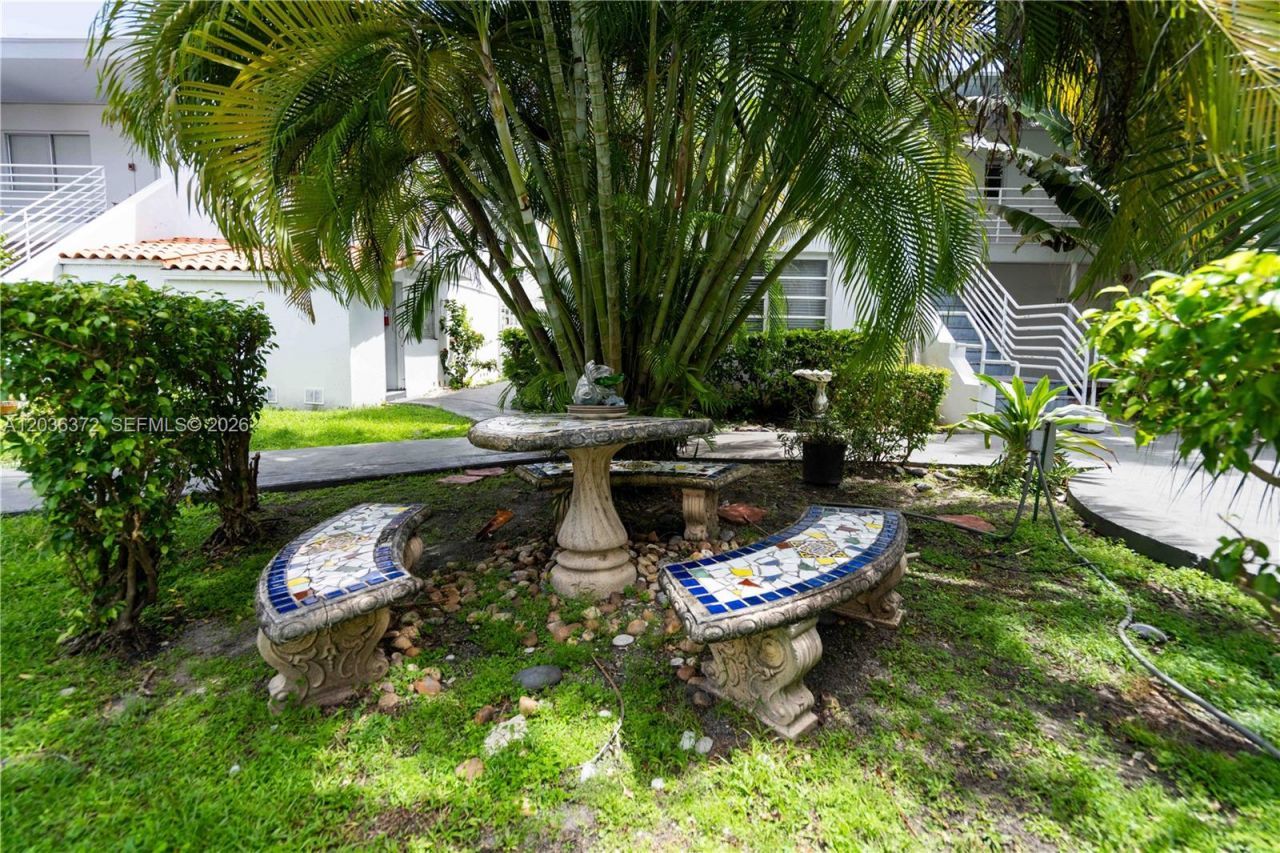 8315 Byron Ave , Unit 7A, Miami Beach, FL 33141 Photo