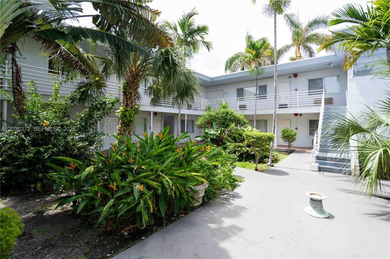 8315 Byron Ave , Unit 7A, Miami Beach, FL 33141 Photo