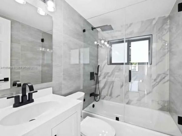721 SW 5th Ct , Hallandale Beach, FL 33009