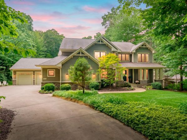 8352 Vinewood Point, Mattawan, MI 49071