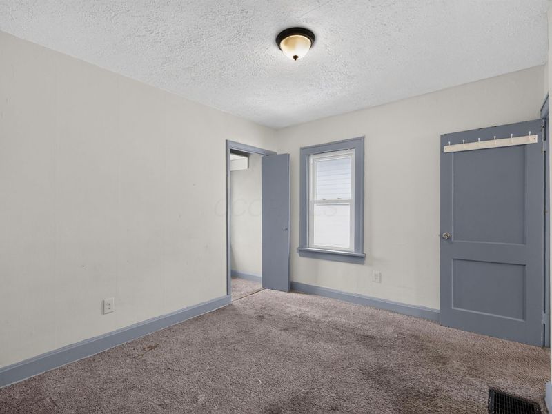 453 Catherine Street , Columbus, OH 43223 Photo 9