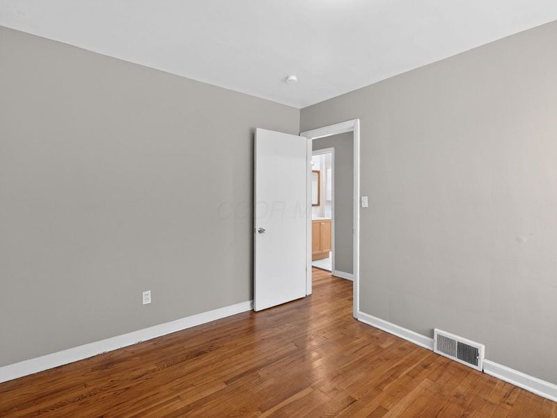2745 Regina Avenue , Columbus, OH 43204 Photo 21