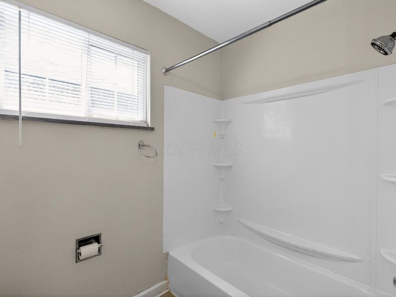 2745 Regina Avenue , Columbus, OH 43204 Photo 26