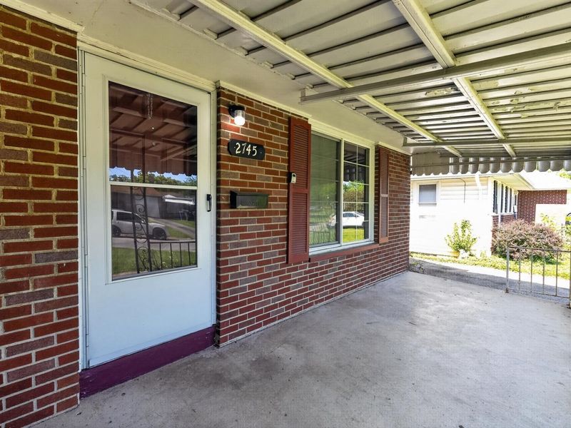 2745 Regina Avenue , Columbus, OH 43204 Photo 4