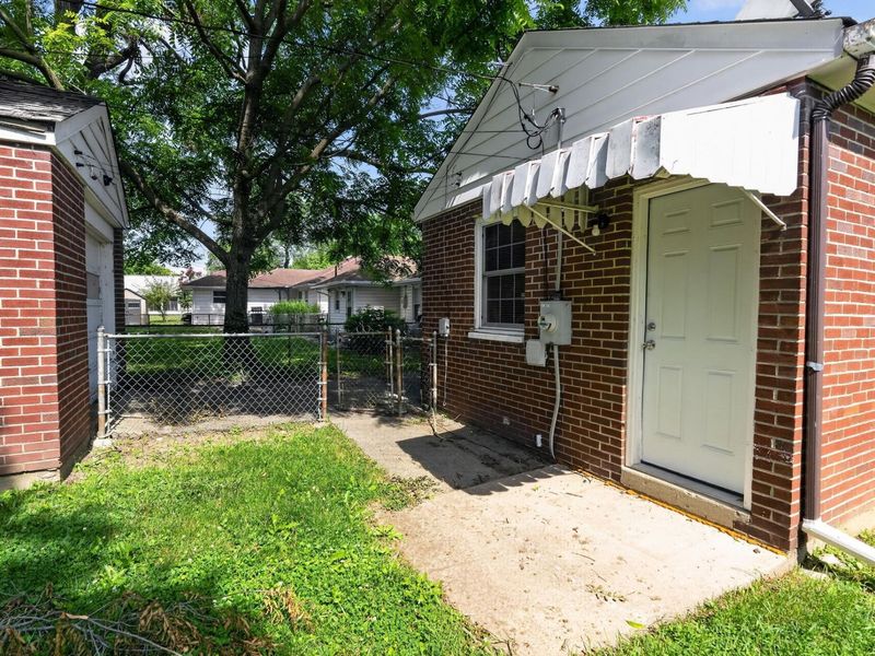 2745 Regina Avenue , Columbus, OH 43204 Photo 6