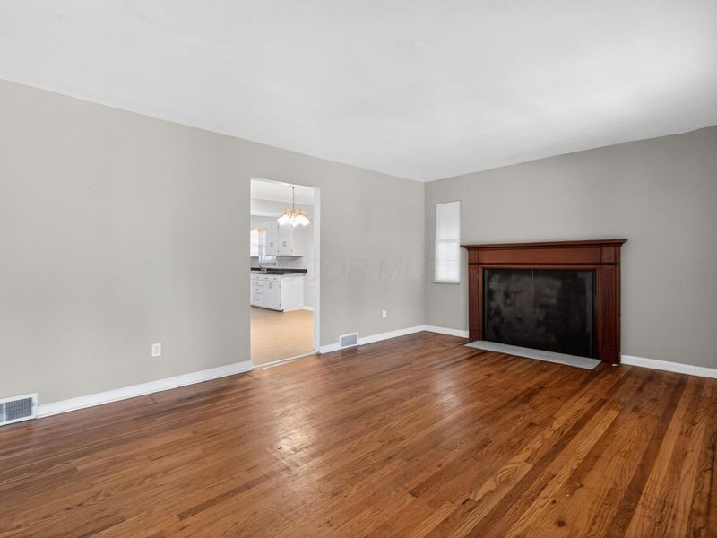 2745 Regina Avenue , Columbus, OH 43204 Photo 8