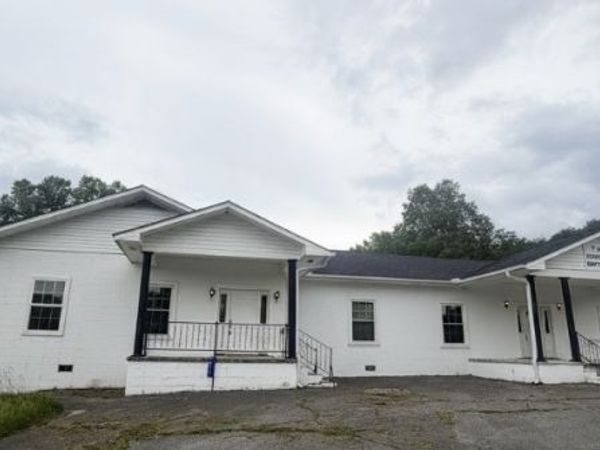 211 Rock Ave , Palmer, TN 37365