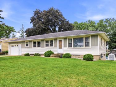 430 5th Street SW, Plainview, MN 55964