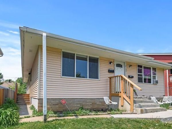 2105 Russell Avenue N, Minneapolis, MN 55411