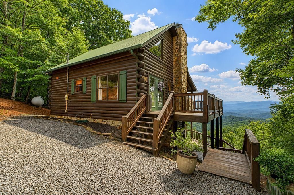 530 Amy Creek Circle, Ellijay, GA 30540 Main Photo