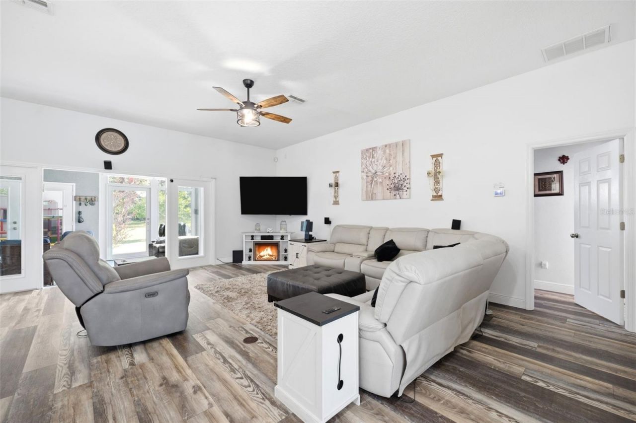 12041 Sapphire Drive, Spring Hill, FL 34609 Photo