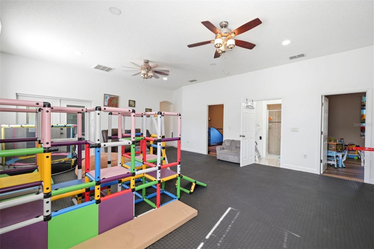 12041 Sapphire Drive, Spring Hill, FL 34609 Photo