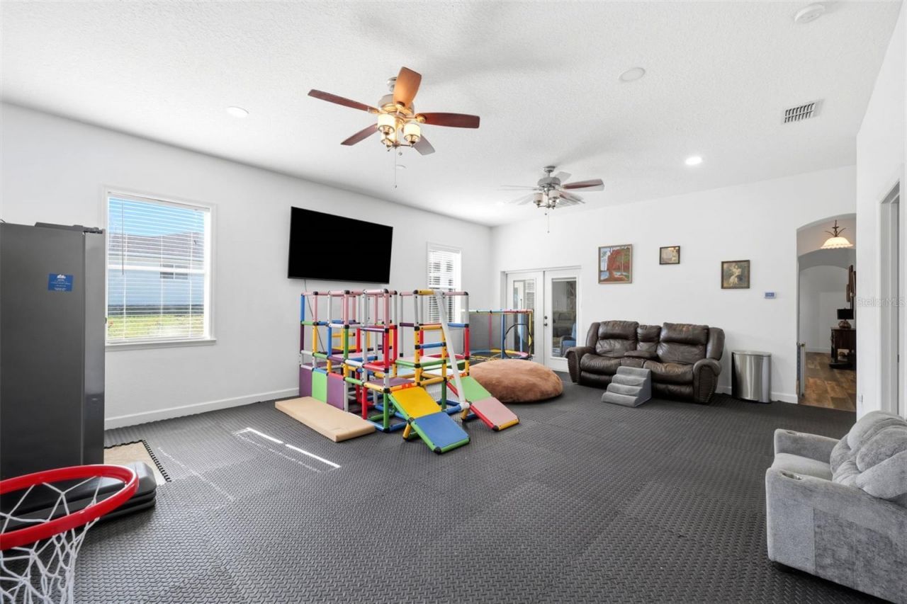12041 Sapphire Drive, Spring Hill, FL 34609 Photo