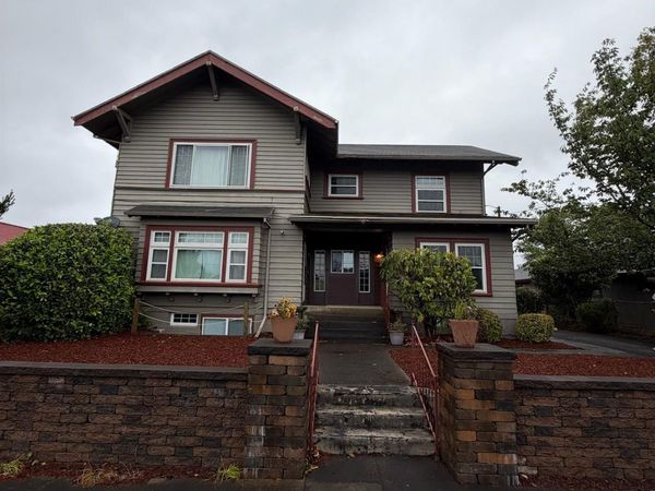 2306 3rd St, Tillamook, OR 97141