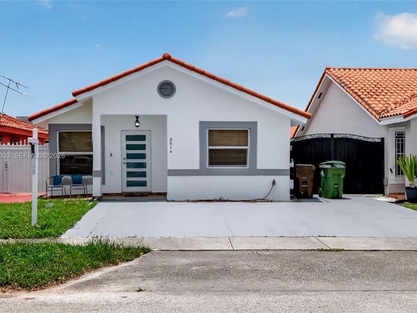 2514 W 74th St, Hialeah, FL 33016