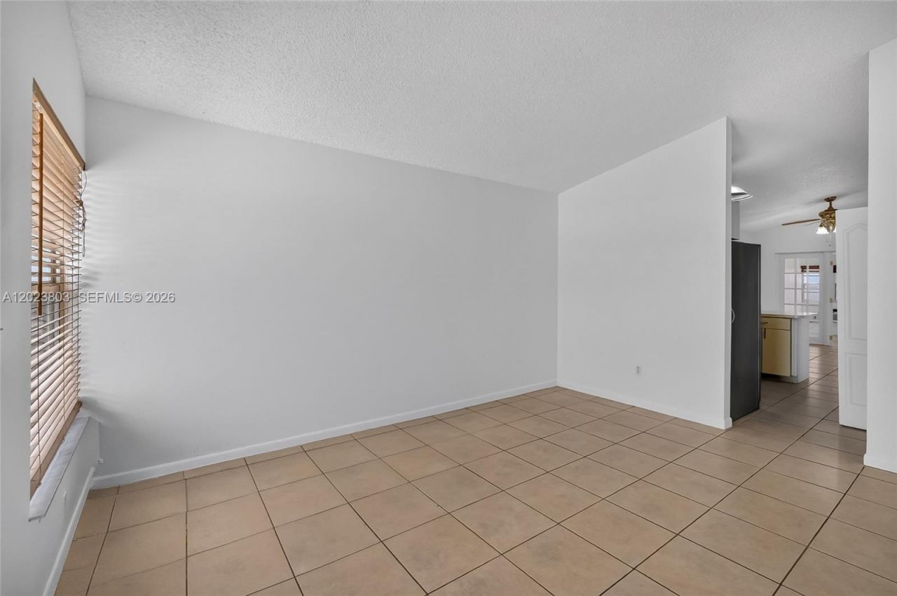 2514 W 74th St, Hialeah, FL 33016 Photo