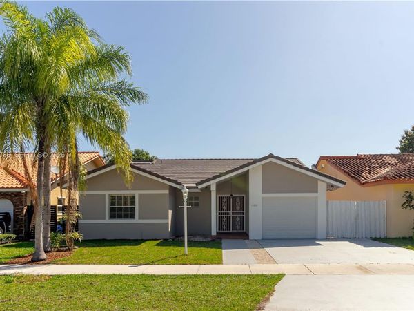 15881 SW 139th Ave , Miami, FL 33177