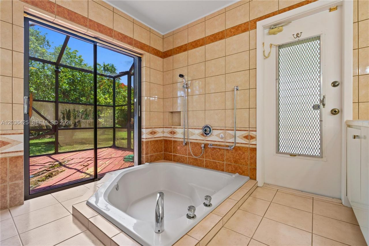15200 SW 88th Ave, Palmetto Bay, FL 33157 Photo