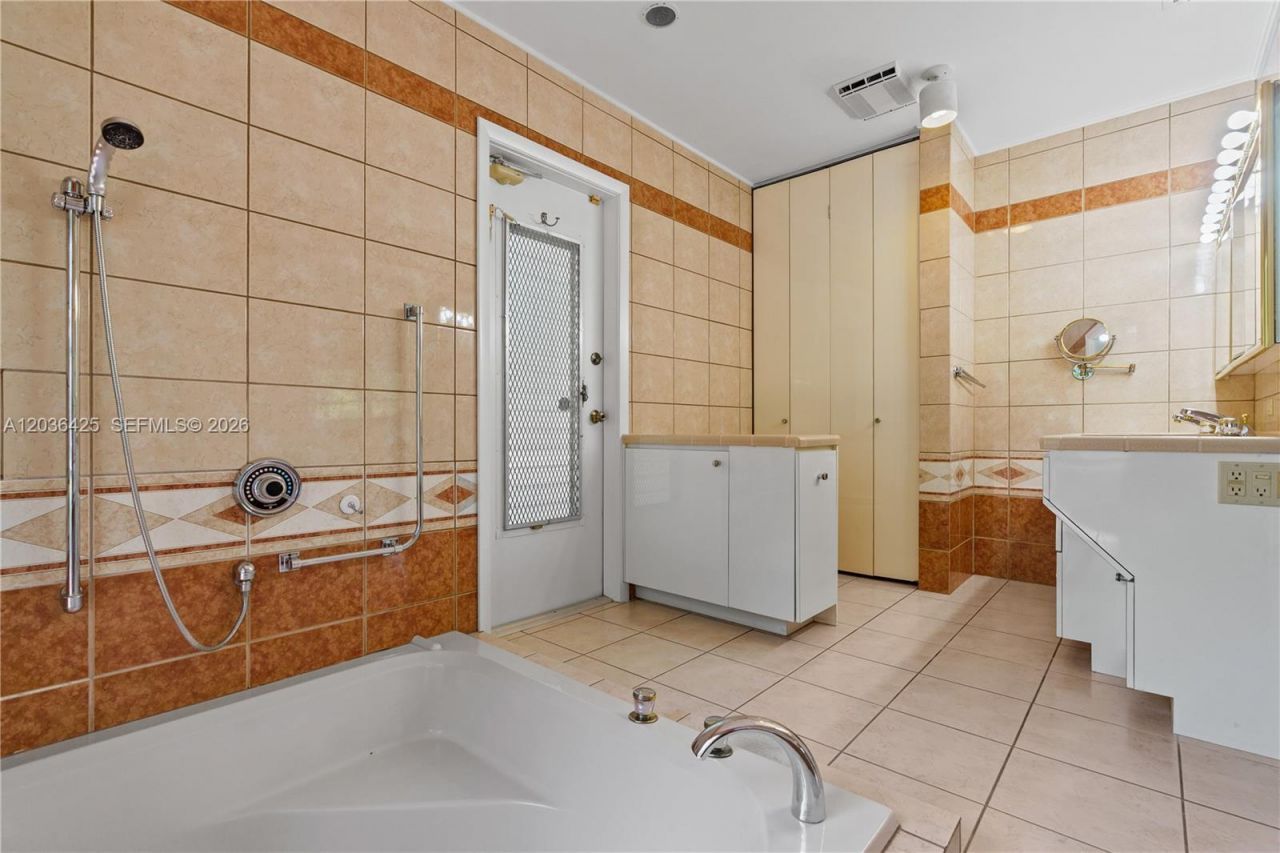15200 SW 88th Ave, Palmetto Bay, FL 33157 Photo